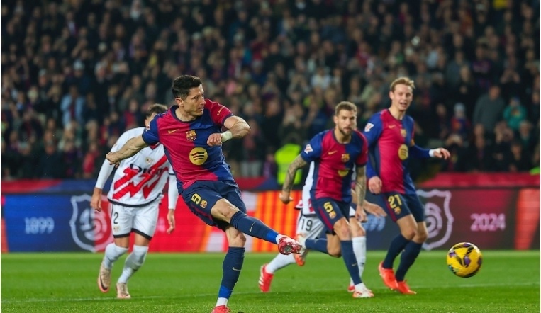 4800余名选手攀登重庆綦江老瀛山迎新年