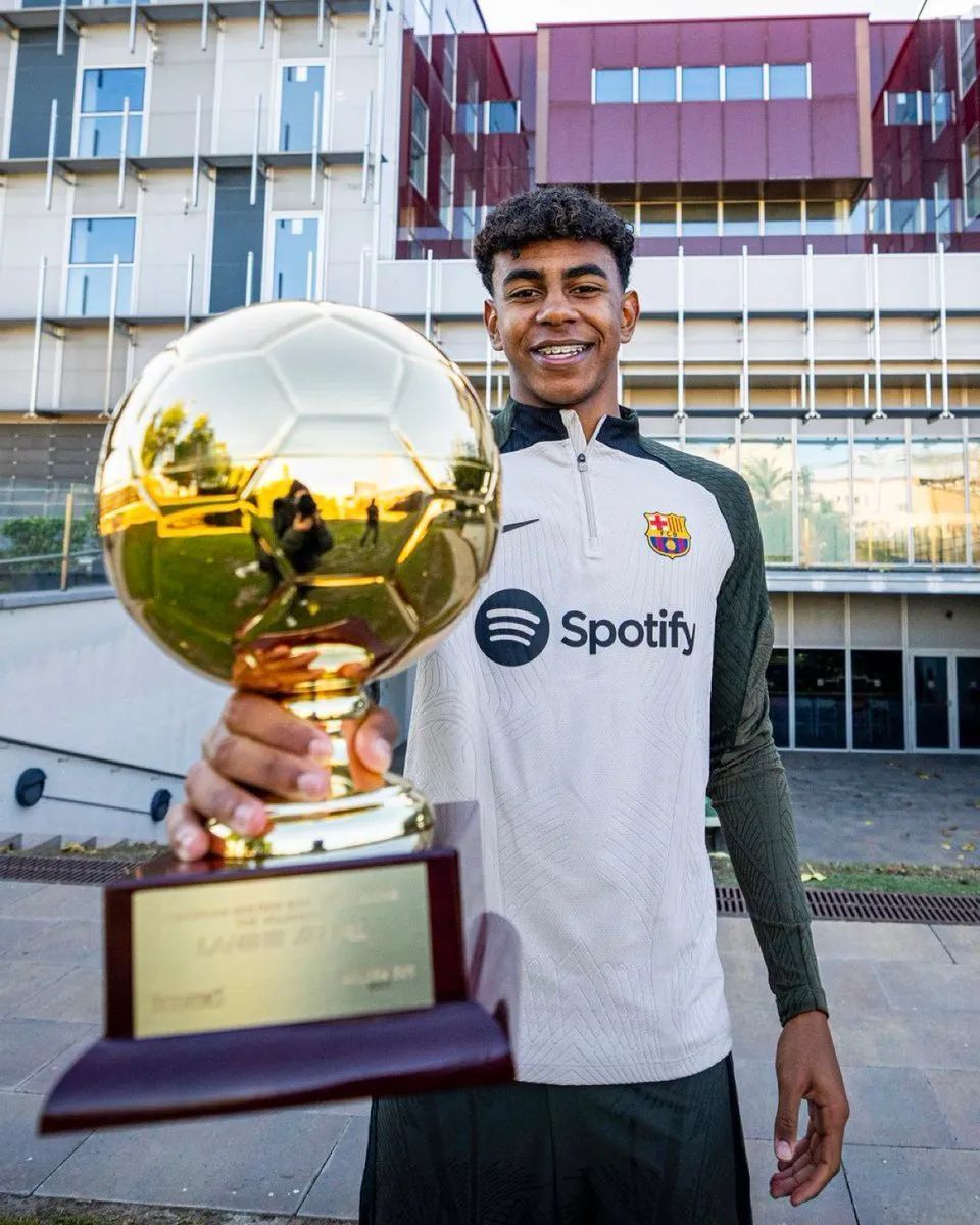 2换1！再见浓眉！独行侠老鹰史诗级交易，NBA最强五巨头豪阵诞生