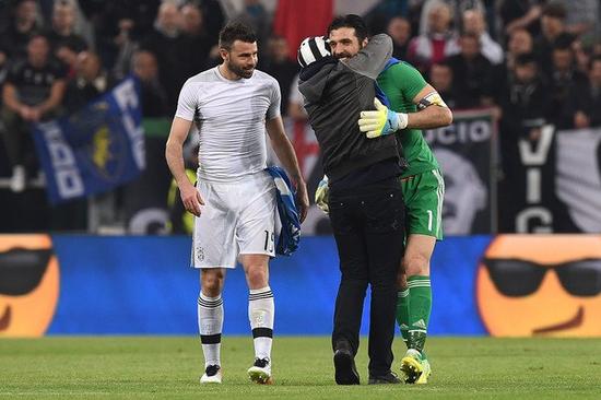 [图]克雷桑双响卡扎伊什维利建功 泰山3-2西海岸