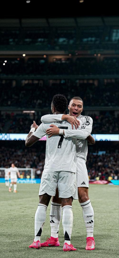 官宣赛季报销？浓眉哥发声，官宣决定，独行侠意外，还剩2年合同