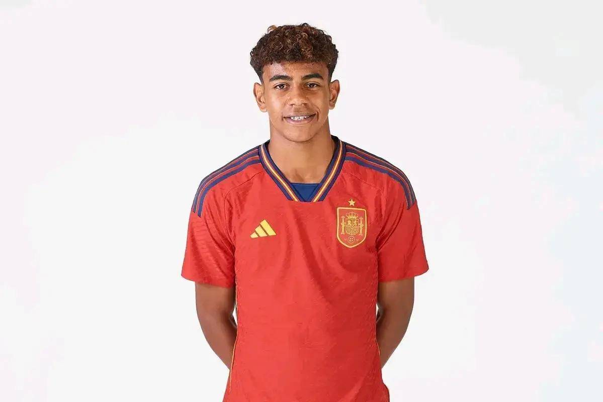 宝可梦+卡牌构建《Mamon King》发售 迅速登顶热销榜